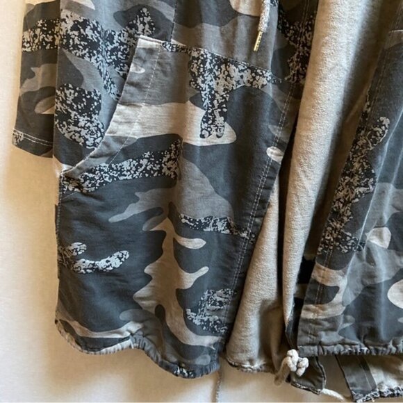 Gigi Moda Camo hooded open front cotton cardigan Sz One Size 22” PTP - Picture 4 of 11